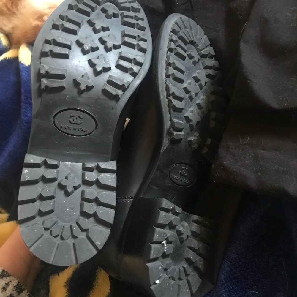 Chanel logo ankle boots - Picture 4 of 8